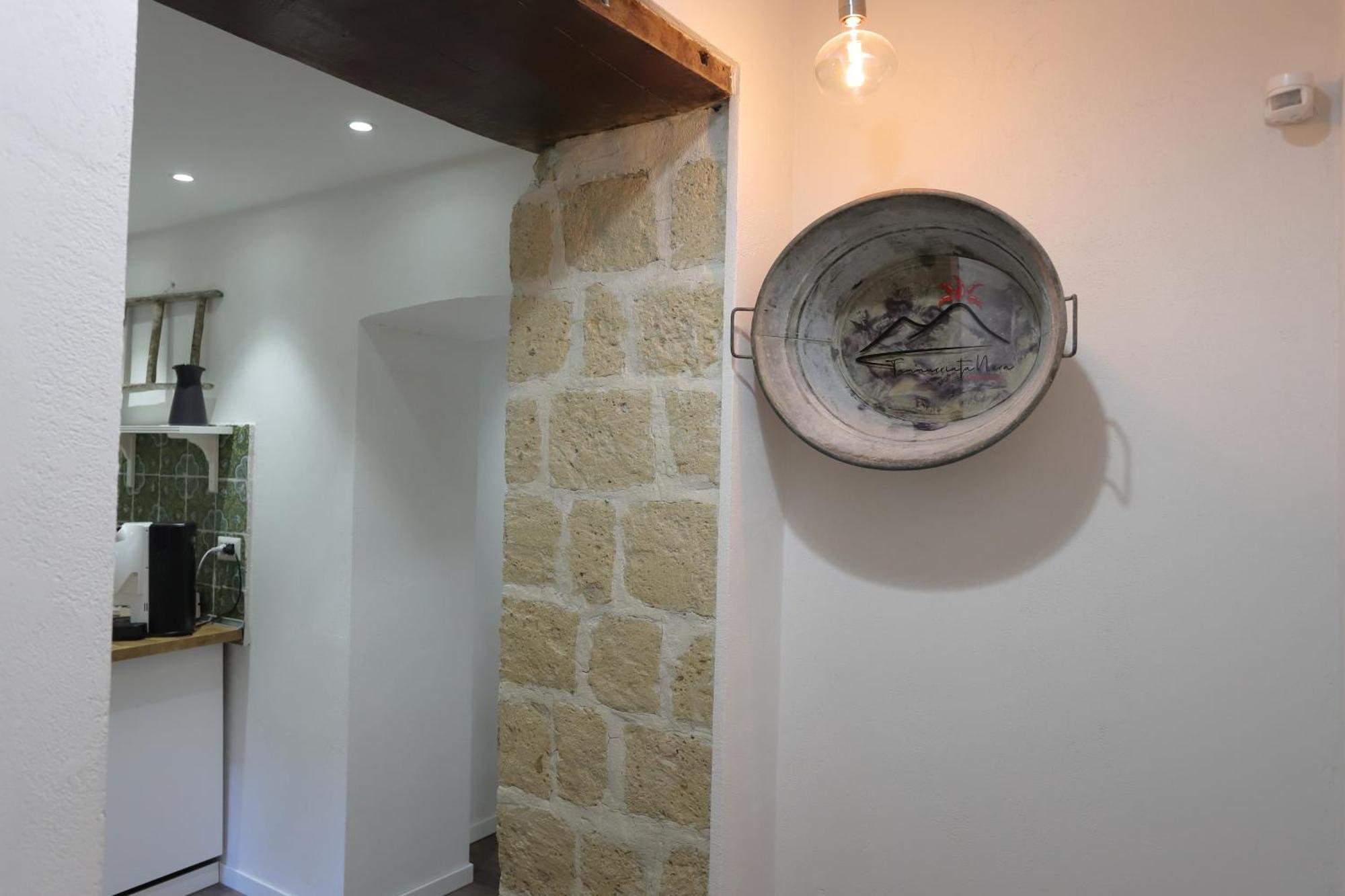 Tammurriata Nera Bedroom Nápoles